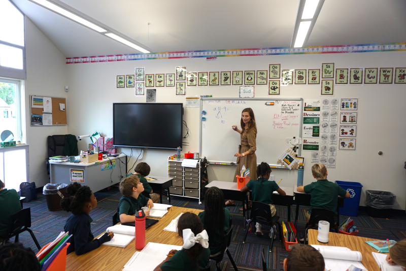 Escadrille Louisiana graduate Lainey Pickett teaching in a classroom