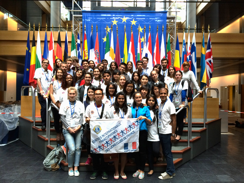 A group of students who received the Lions Club of France Scholarship.
